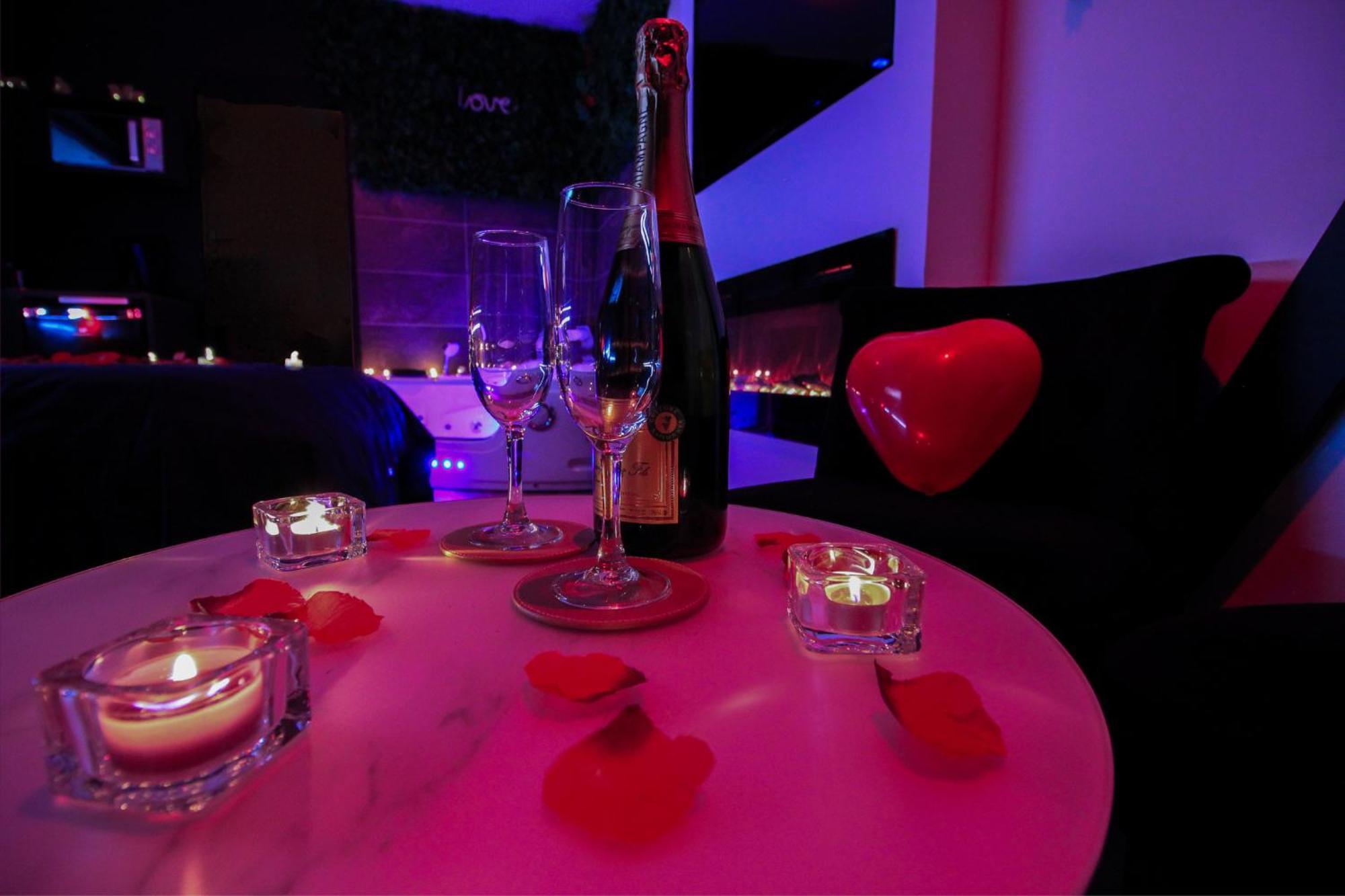 Loveroomxspa Bourg-Saint-Christophe Zewnętrze zdjęcie