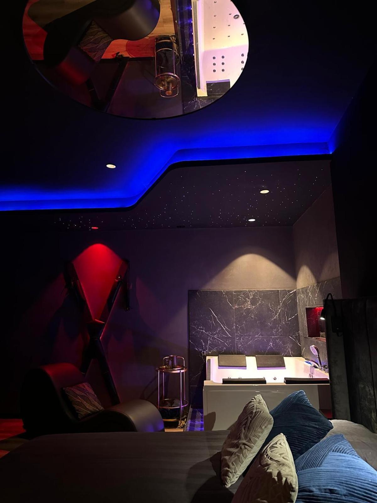 Loveroomxspa Bourg-Saint-Christophe Zewnętrze zdjęcie
