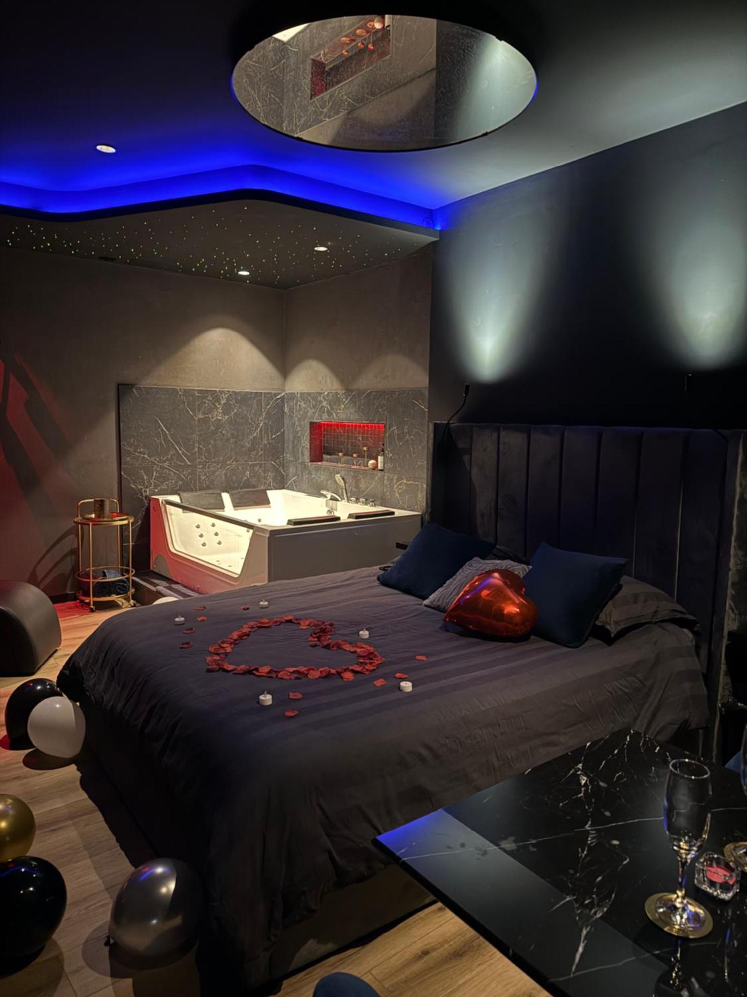 Loveroomxspa Bourg-Saint-Christophe Zewnętrze zdjęcie