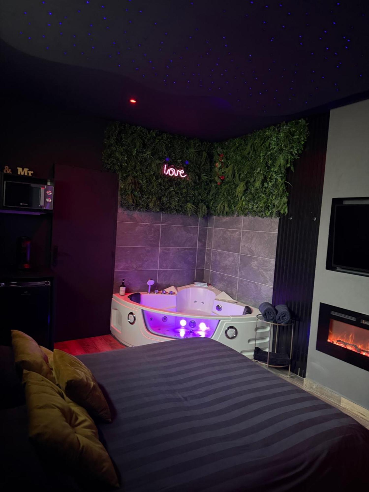Loveroomxspa Bourg-Saint-Christophe Zewnętrze zdjęcie