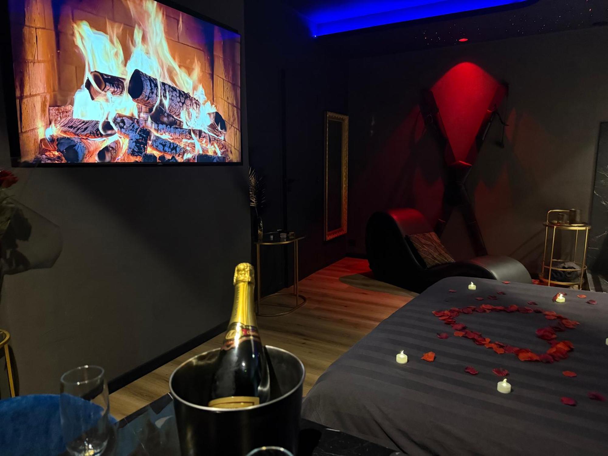 Loveroomxspa Bourg-Saint-Christophe Zewnętrze zdjęcie