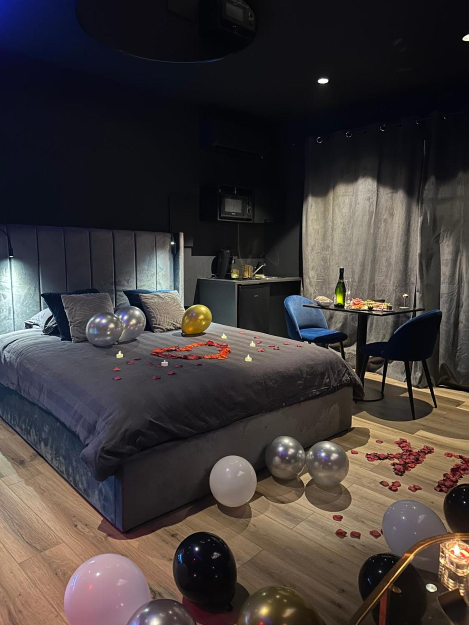 Loveroomxspa Bourg-Saint-Christophe Zewnętrze zdjęcie