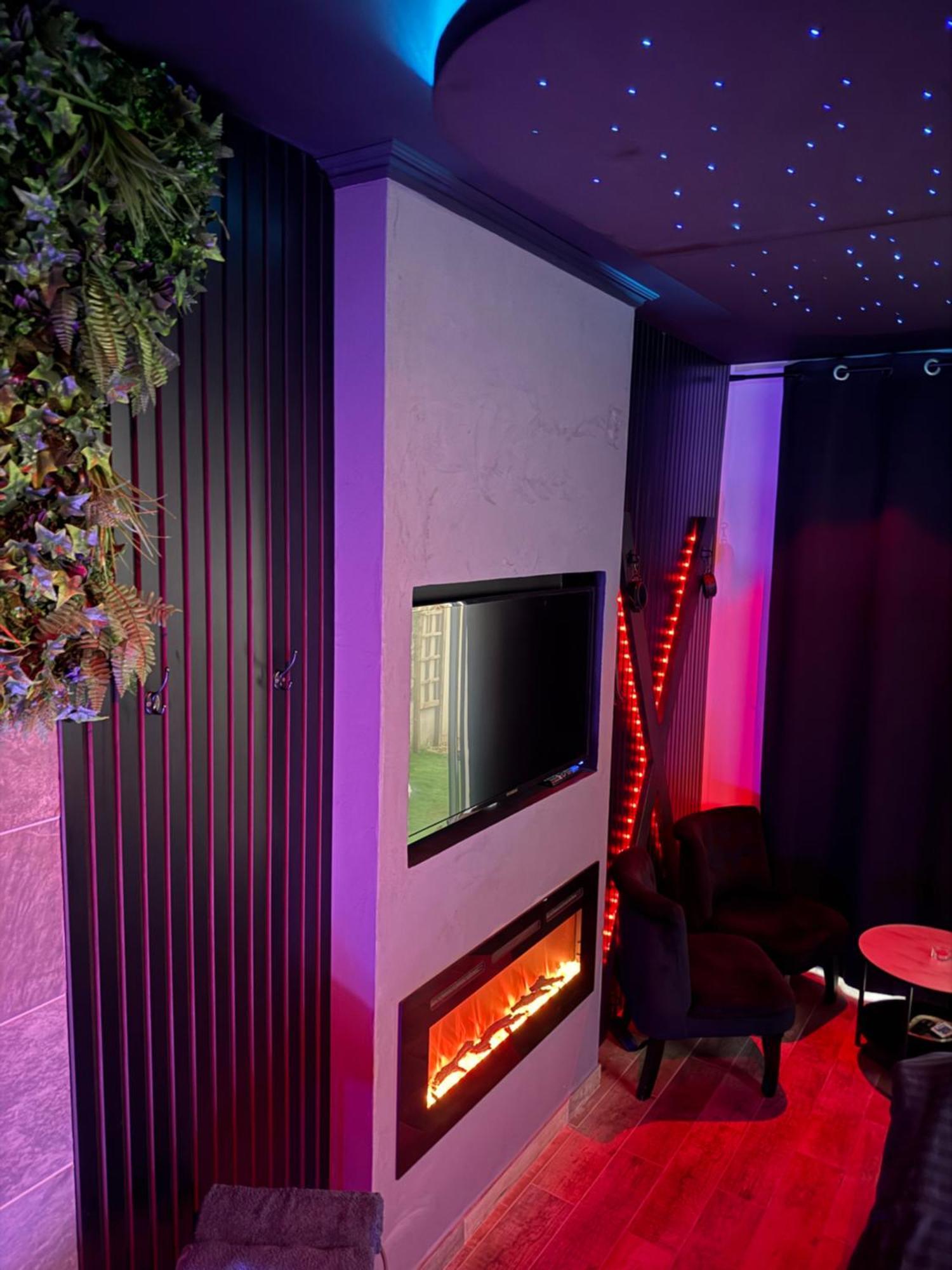 Loveroomxspa Bourg-Saint-Christophe Zewnętrze zdjęcie